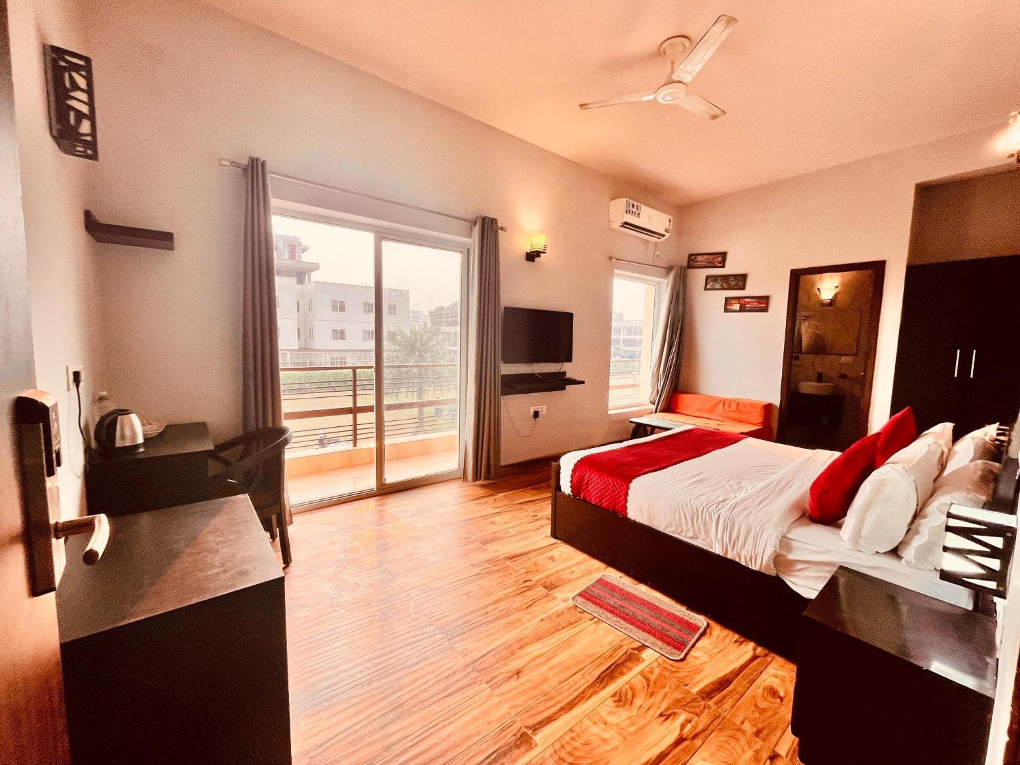 Pearl Grand Boutique Cottage In Omaxe Anandam Vrindavan - #Premium Ac Rooms With Balcony #Big Parking #Lift #Garden #Peaceful Area #Near Prem Mandir #Property Of The Year #Most Awarded Buitenkant foto
