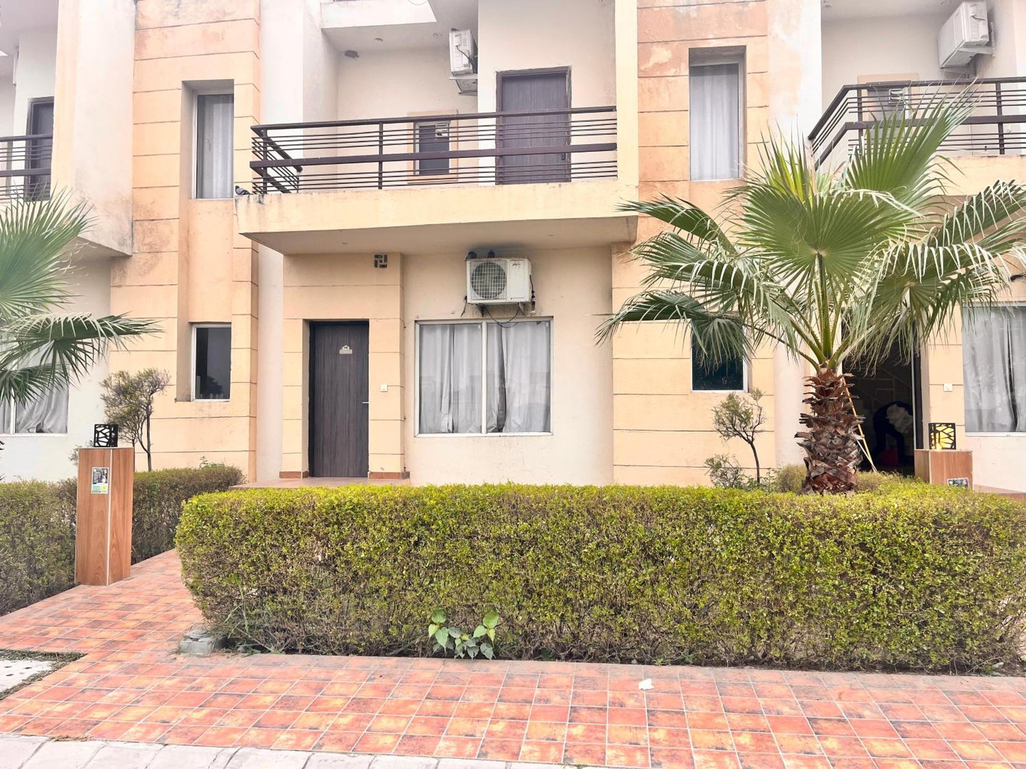 Pearl Grand Boutique Cottage In Omaxe Anandam Vrindavan - #Premium Ac Rooms With Balcony #Big Parking #Lift #Garden #Peaceful Area #Near Prem Mandir #Property Of The Year #Most Awarded Buitenkant foto
