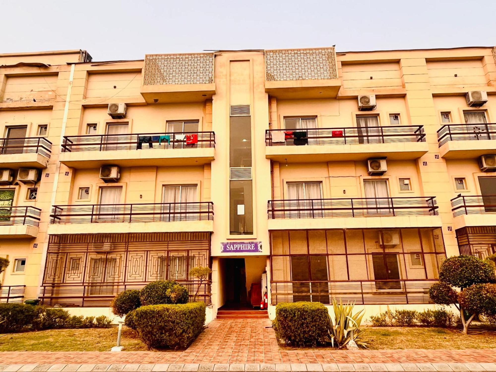 Pearl Grand Boutique Cottage In Omaxe Anandam Vrindavan - #Premium Ac Rooms With Balcony #Big Parking #Lift #Garden #Peaceful Area #Near Prem Mandir #Property Of The Year #Most Awarded Buitenkant foto