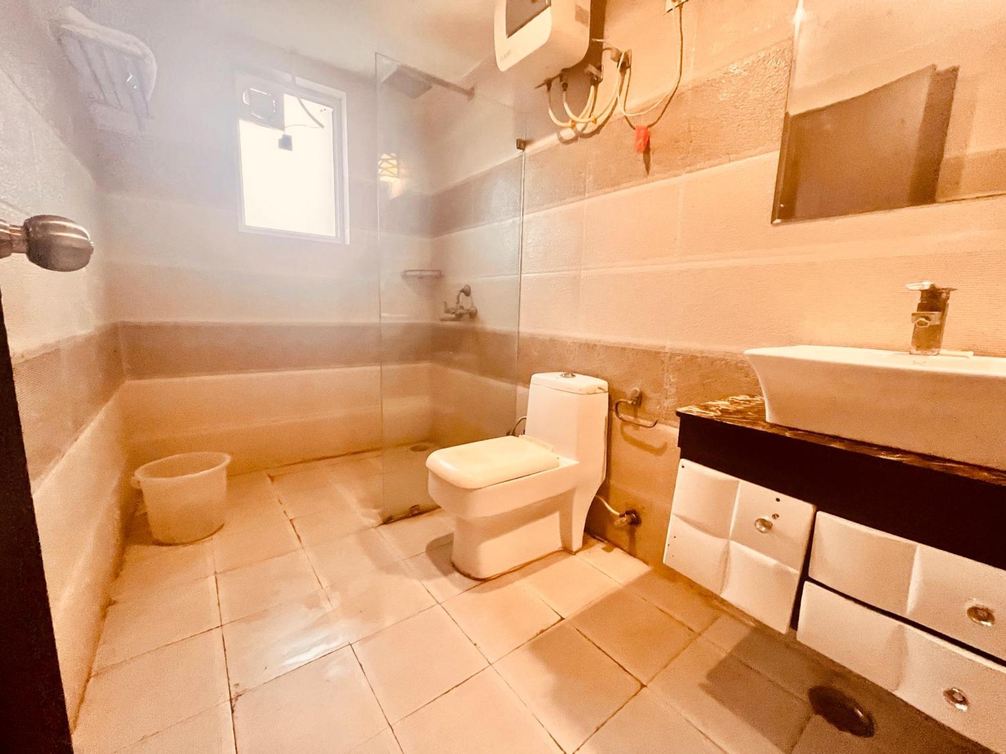 Pearl Grand Boutique Cottage In Omaxe Anandam Vrindavan - #Premium Ac Rooms With Balcony #Big Parking #Lift #Garden #Peaceful Area #Near Prem Mandir #Property Of The Year #Most Awarded Buitenkant foto