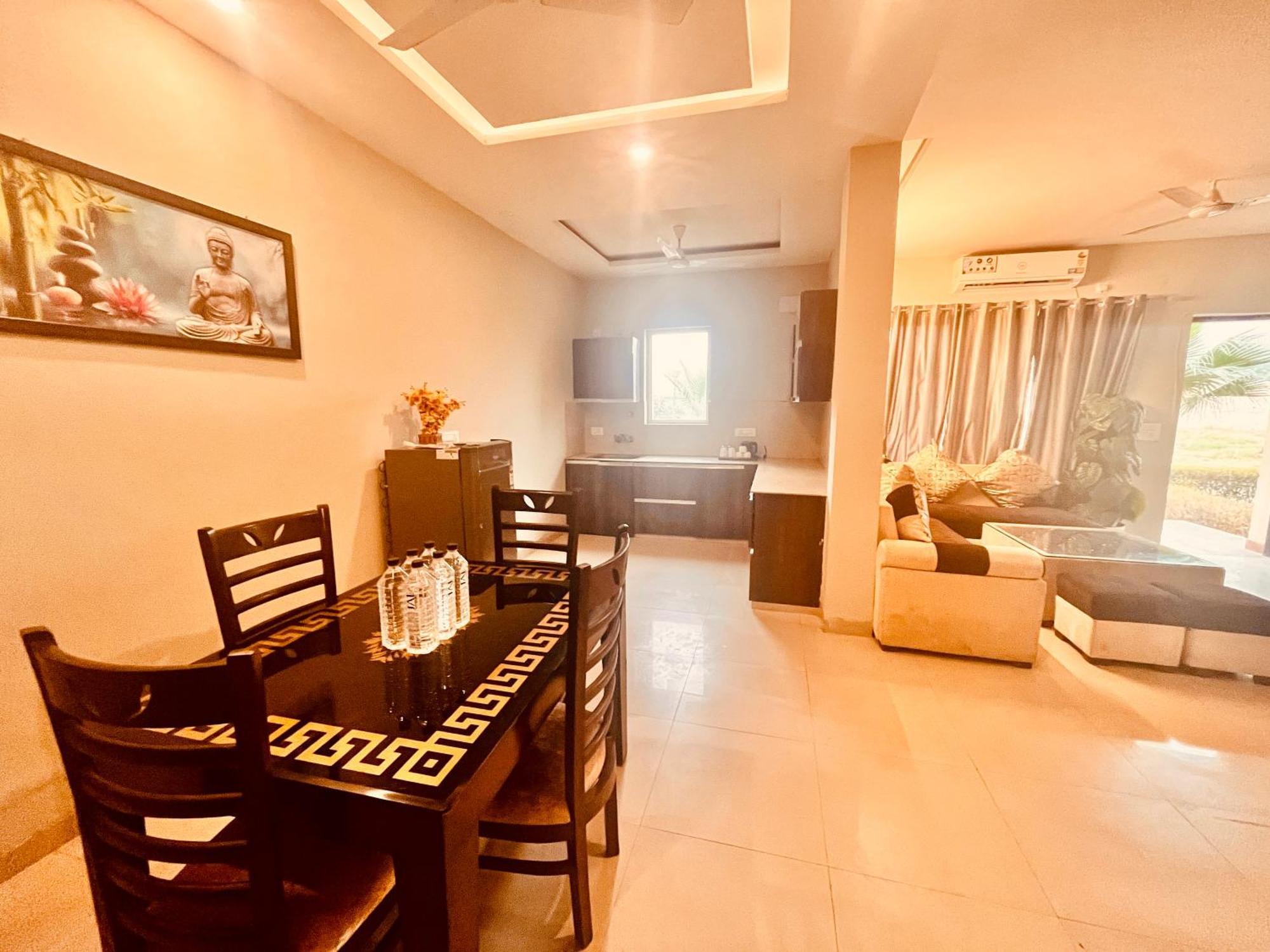 Pearl Grand Boutique Cottage In Omaxe Anandam Vrindavan - #Premium Ac Rooms With Balcony #Big Parking #Lift #Garden #Peaceful Area #Near Prem Mandir #Property Of The Year #Most Awarded Buitenkant foto