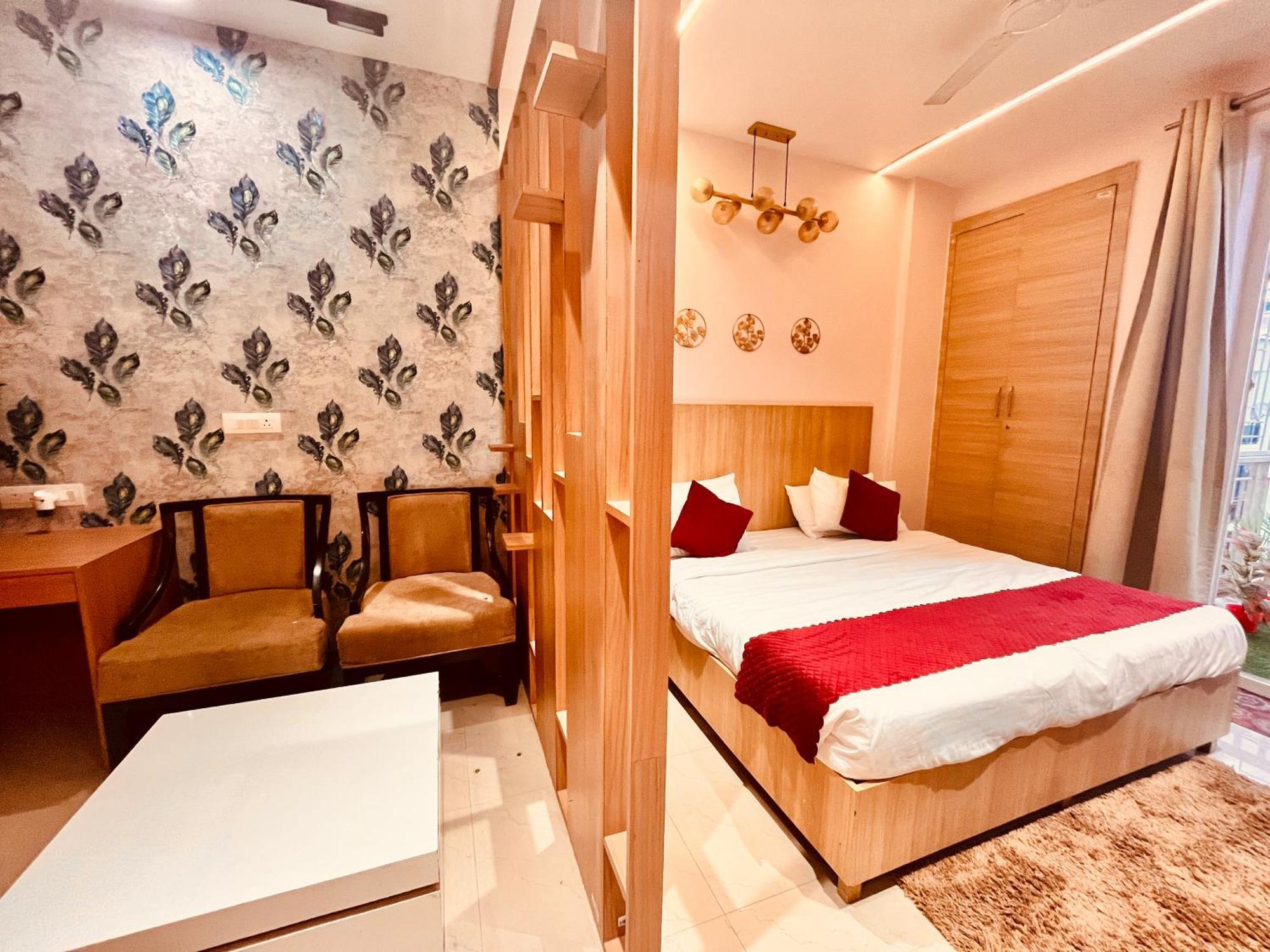 Pearl Grand Boutique Cottage In Omaxe Anandam Vrindavan - #Premium Ac Rooms With Balcony #Big Parking #Lift #Garden #Peaceful Area #Near Prem Mandir #Property Of The Year #Most Awarded Buitenkant foto