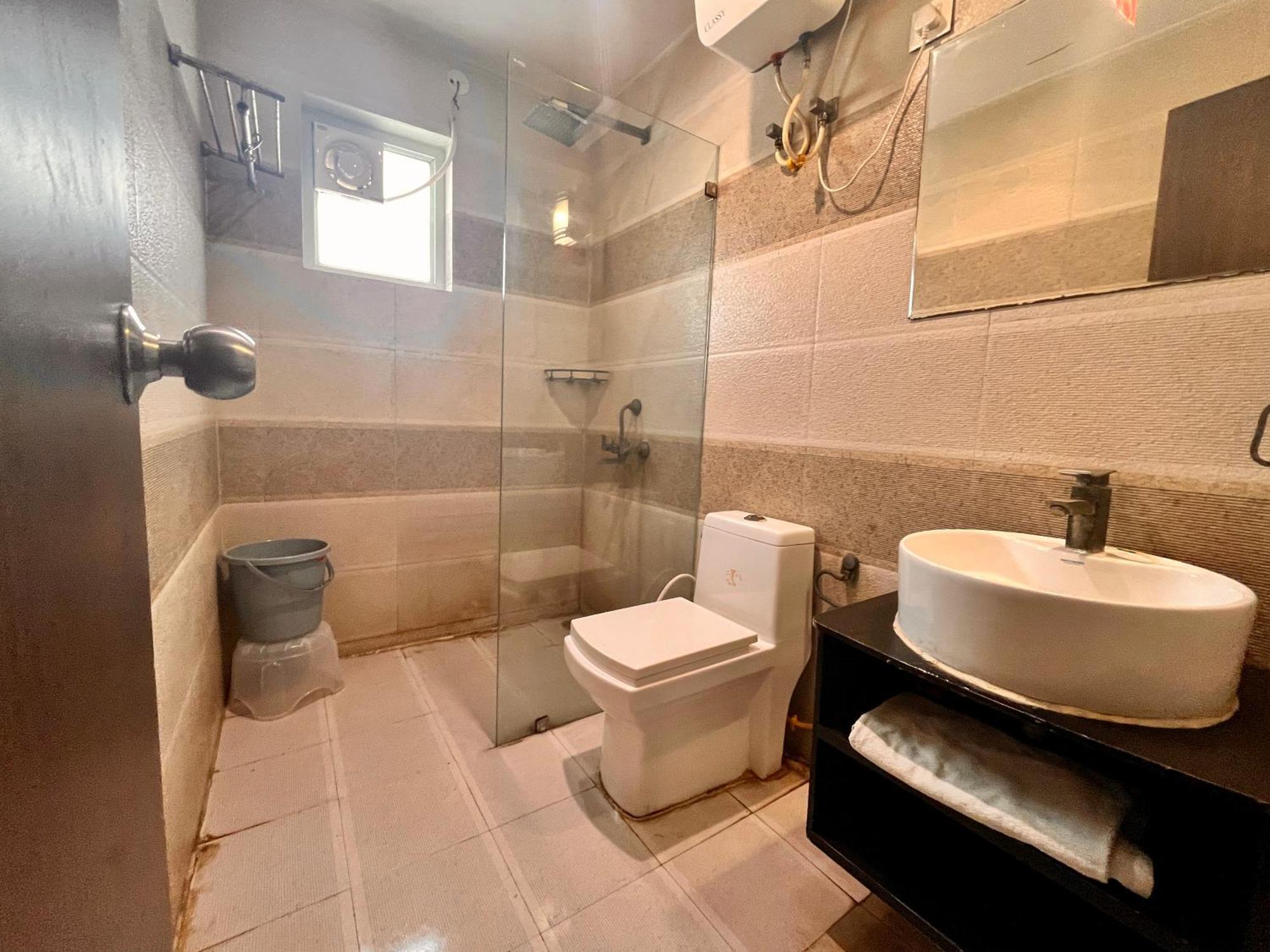 Pearl Grand Boutique Cottage In Omaxe Anandam Vrindavan - #Premium Ac Rooms With Balcony #Big Parking #Lift #Garden #Peaceful Area #Near Prem Mandir #Property Of The Year #Most Awarded Buitenkant foto