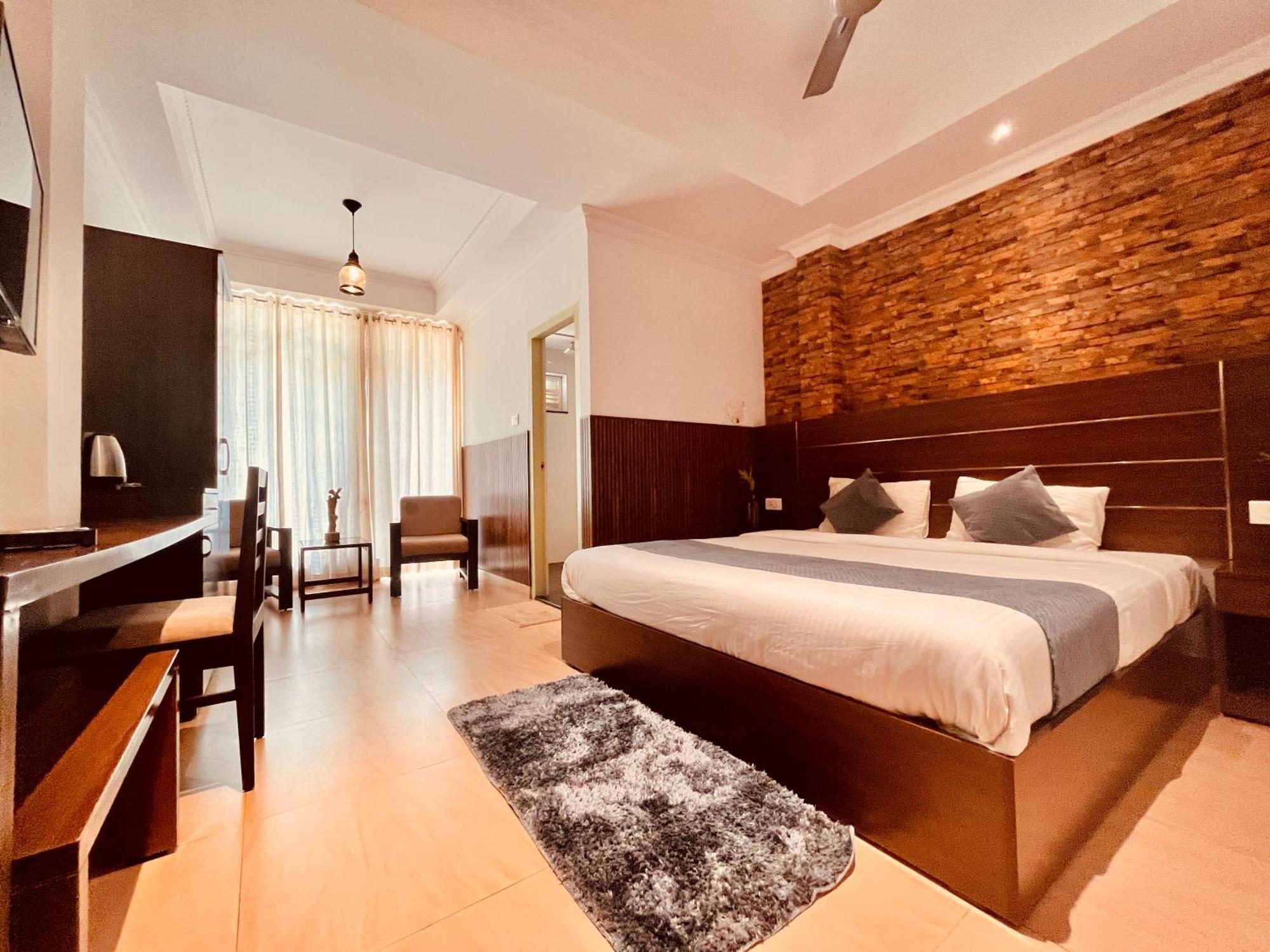 Pearl Grand Boutique Cottage In Omaxe Anandam Vrindavan - #Premium Ac Rooms With Balcony #Big Parking #Lift #Garden #Peaceful Area #Near Prem Mandir #Property Of The Year #Most Awarded Buitenkant foto