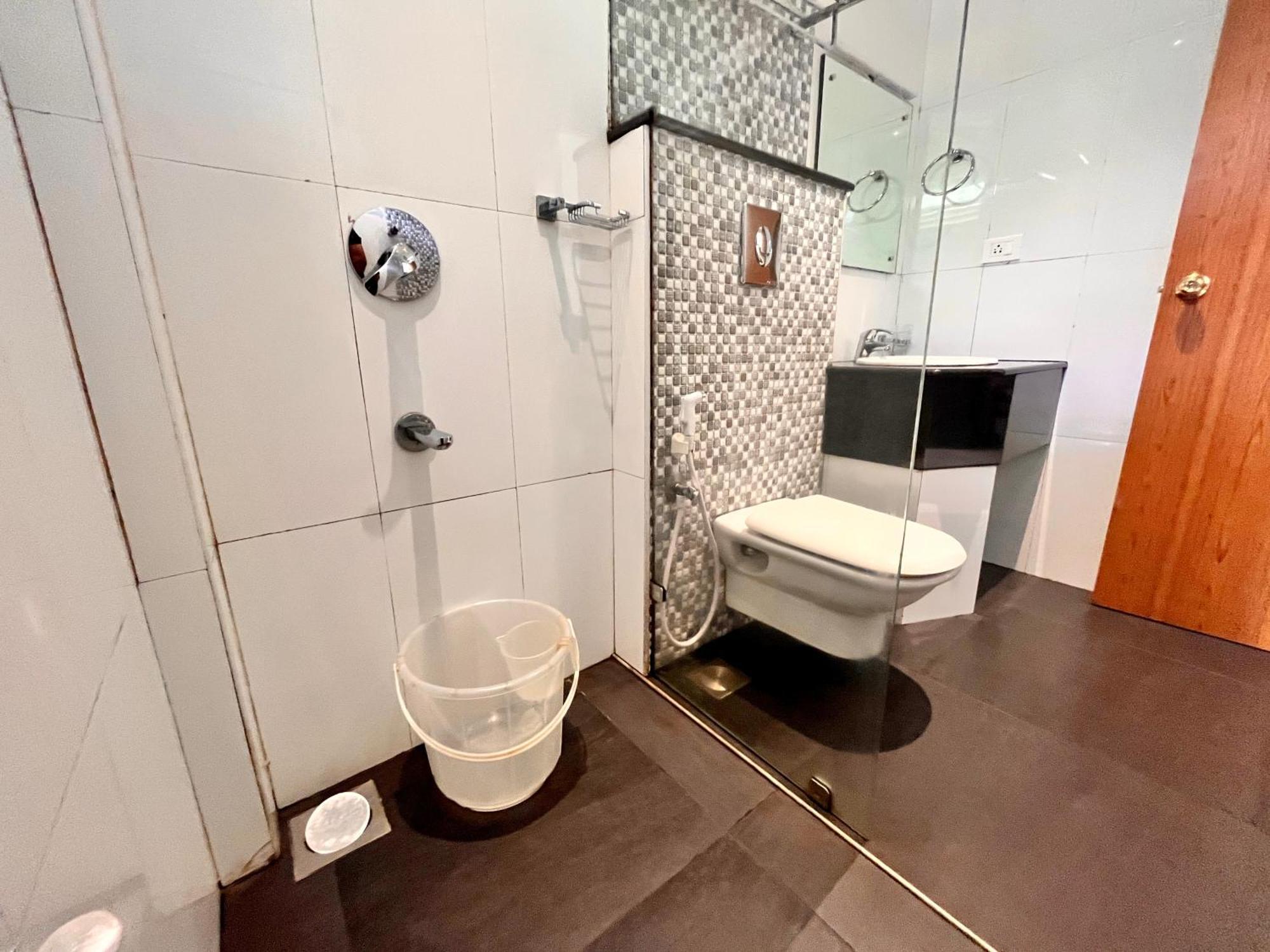 Pearl Grand Boutique Cottage In Omaxe Anandam Vrindavan - #Premium Ac Rooms With Balcony #Big Parking #Lift #Garden #Peaceful Area #Near Prem Mandir #Property Of The Year #Most Awarded Buitenkant foto