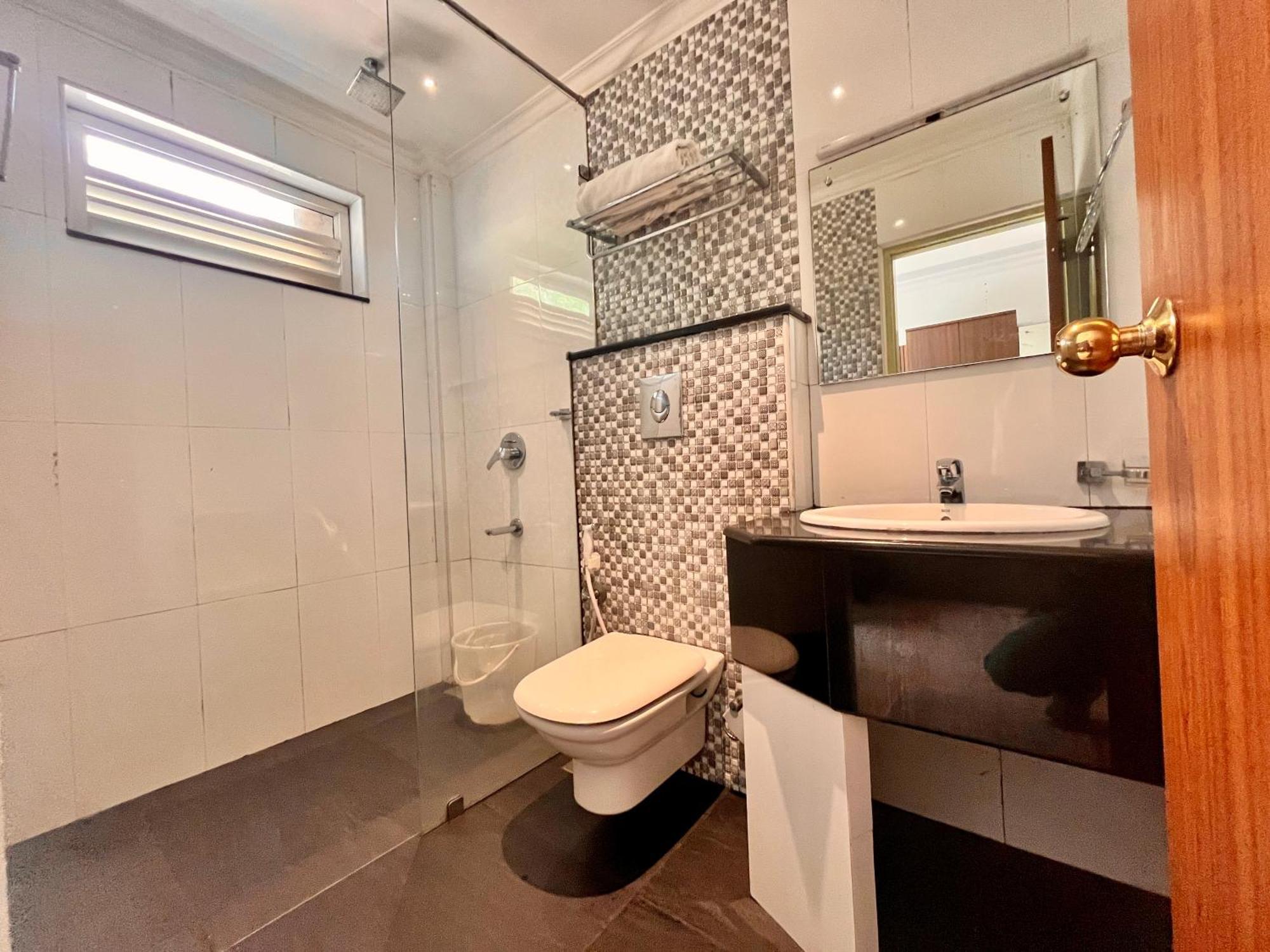Pearl Grand Boutique Cottage In Omaxe Anandam Vrindavan - #Premium Ac Rooms With Balcony #Big Parking #Lift #Garden #Peaceful Area #Near Prem Mandir #Property Of The Year #Most Awarded Buitenkant foto