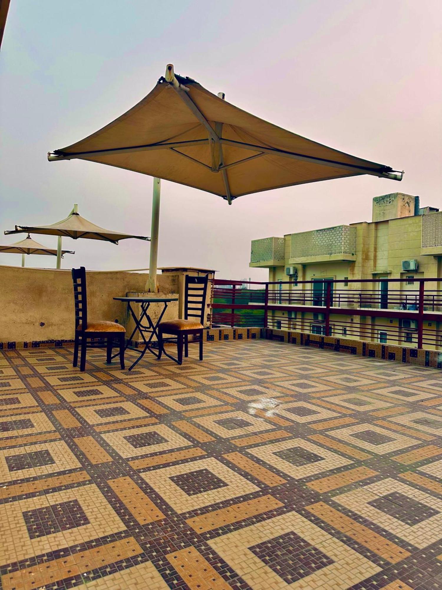 Pearl Grand Boutique Cottage In Omaxe Anandam Vrindavan - #Premium Ac Rooms With Balcony #Big Parking #Lift #Garden #Peaceful Area #Near Prem Mandir #Property Of The Year #Most Awarded Buitenkant foto