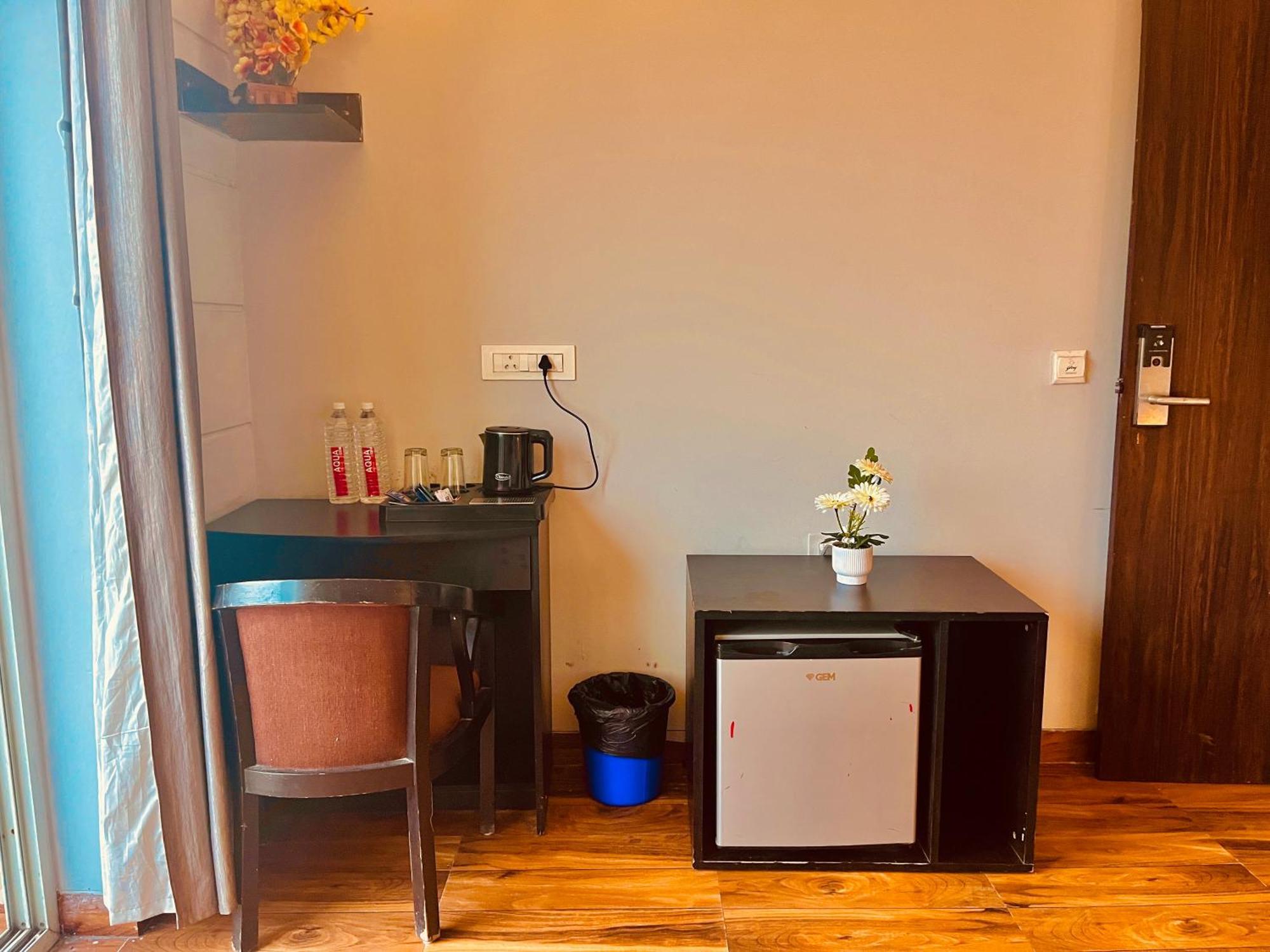 Pearl Grand Boutique Cottage In Omaxe Anandam Vrindavan - #Premium Ac Rooms With Balcony #Big Parking #Lift #Garden #Peaceful Area #Near Prem Mandir #Property Of The Year #Most Awarded Buitenkant foto