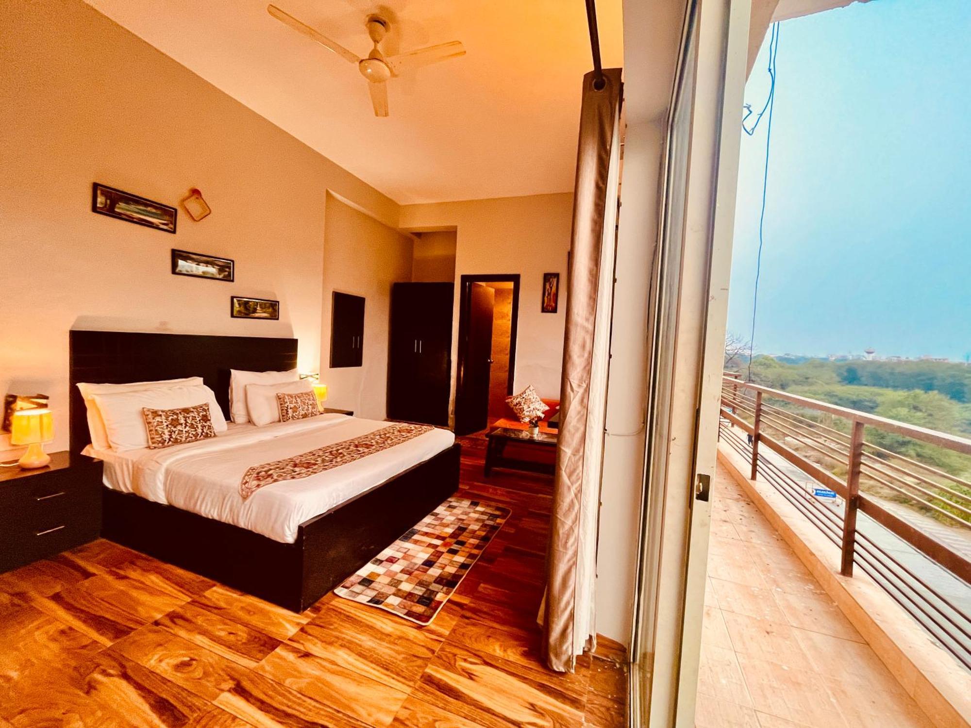 Pearl Grand Boutique Cottage In Omaxe Anandam Vrindavan - #Premium Ac Rooms With Balcony #Big Parking #Lift #Garden #Peaceful Area #Near Prem Mandir #Property Of The Year #Most Awarded Buitenkant foto