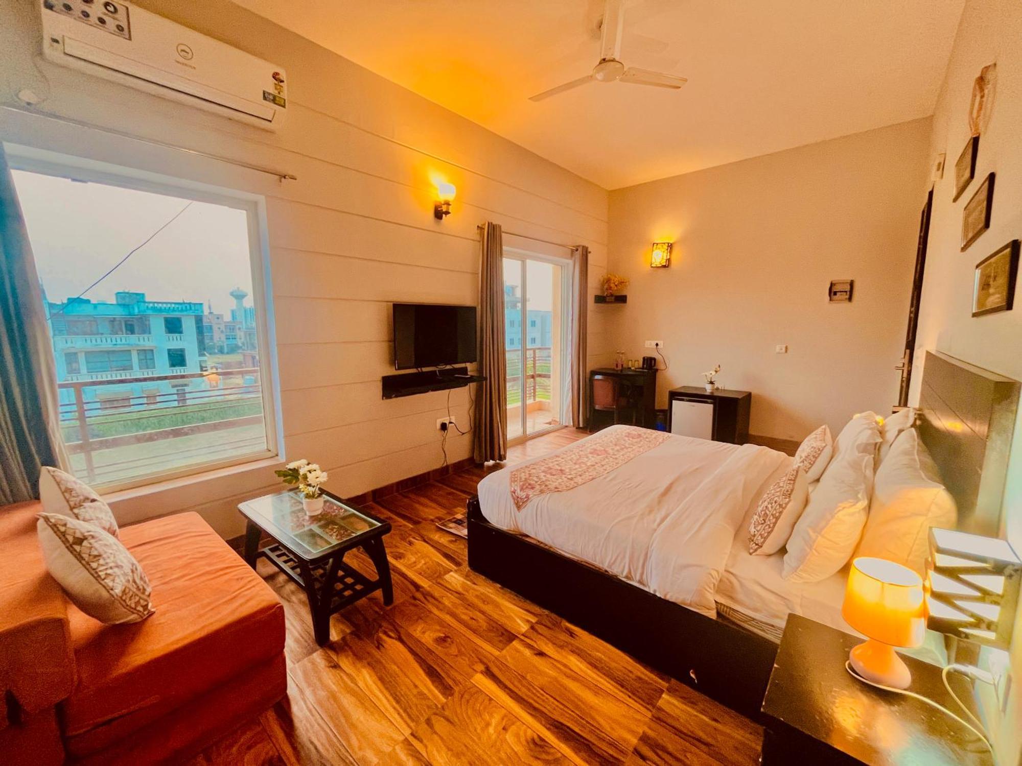 Pearl Grand Boutique Cottage In Omaxe Anandam Vrindavan - #Premium Ac Rooms With Balcony #Big Parking #Lift #Garden #Peaceful Area #Near Prem Mandir #Property Of The Year #Most Awarded Buitenkant foto