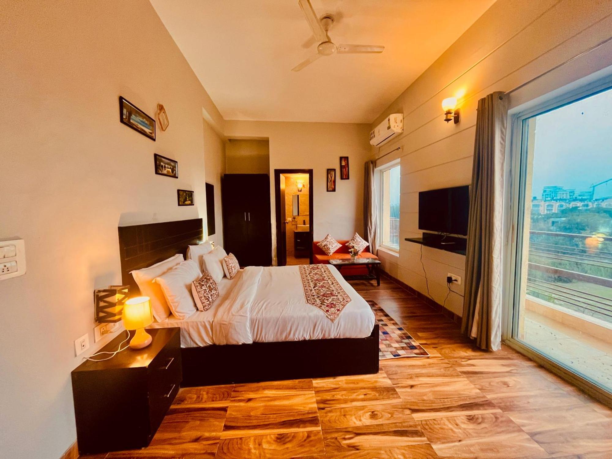 Pearl Grand Boutique Cottage In Omaxe Anandam Vrindavan - #Premium Ac Rooms With Balcony #Big Parking #Lift #Garden #Peaceful Area #Near Prem Mandir #Property Of The Year #Most Awarded Buitenkant foto